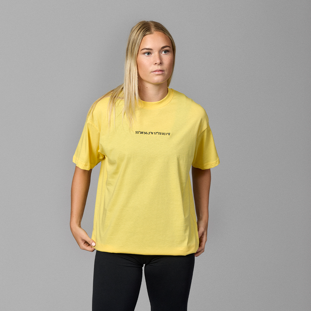 T-shirt - Gul med Stadion/Koordinater