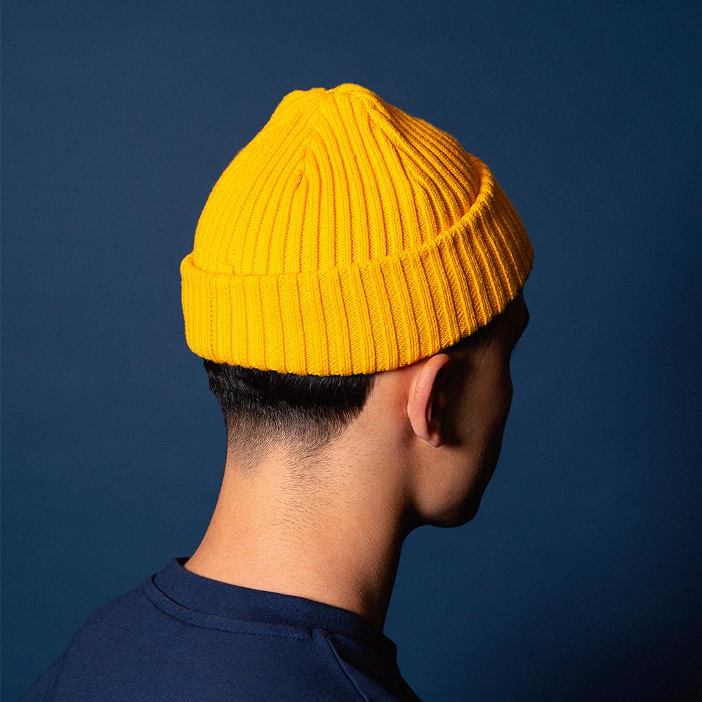 Beanie - Gul beanie med 1964