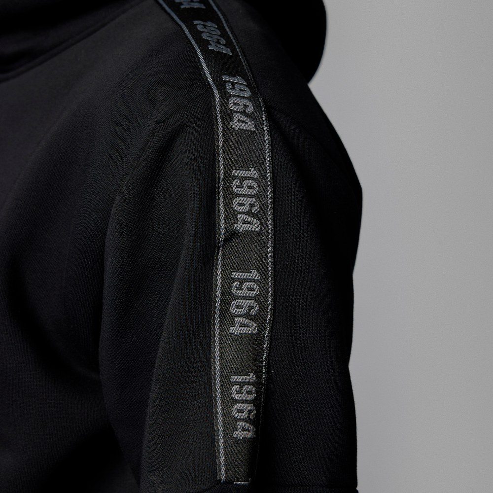 Hættetrøje Sort m. 1964 Bånd