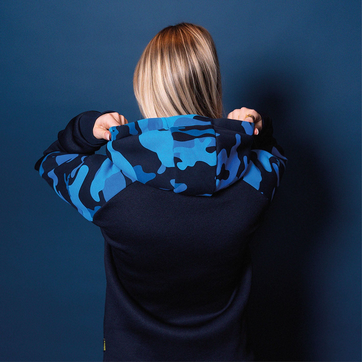 Hættetrøje Blå Camo m. lynlås