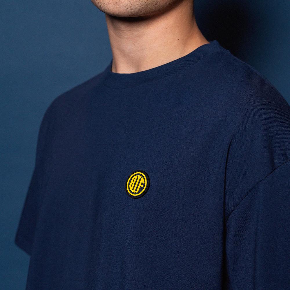 T-Shirt - Navy med BIF Badge