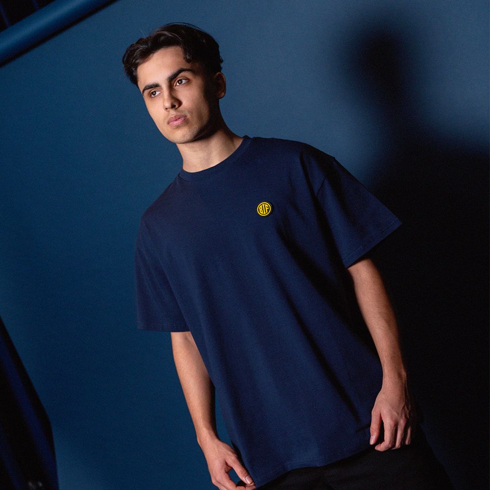T-Shirt - Navy med BIF Badge